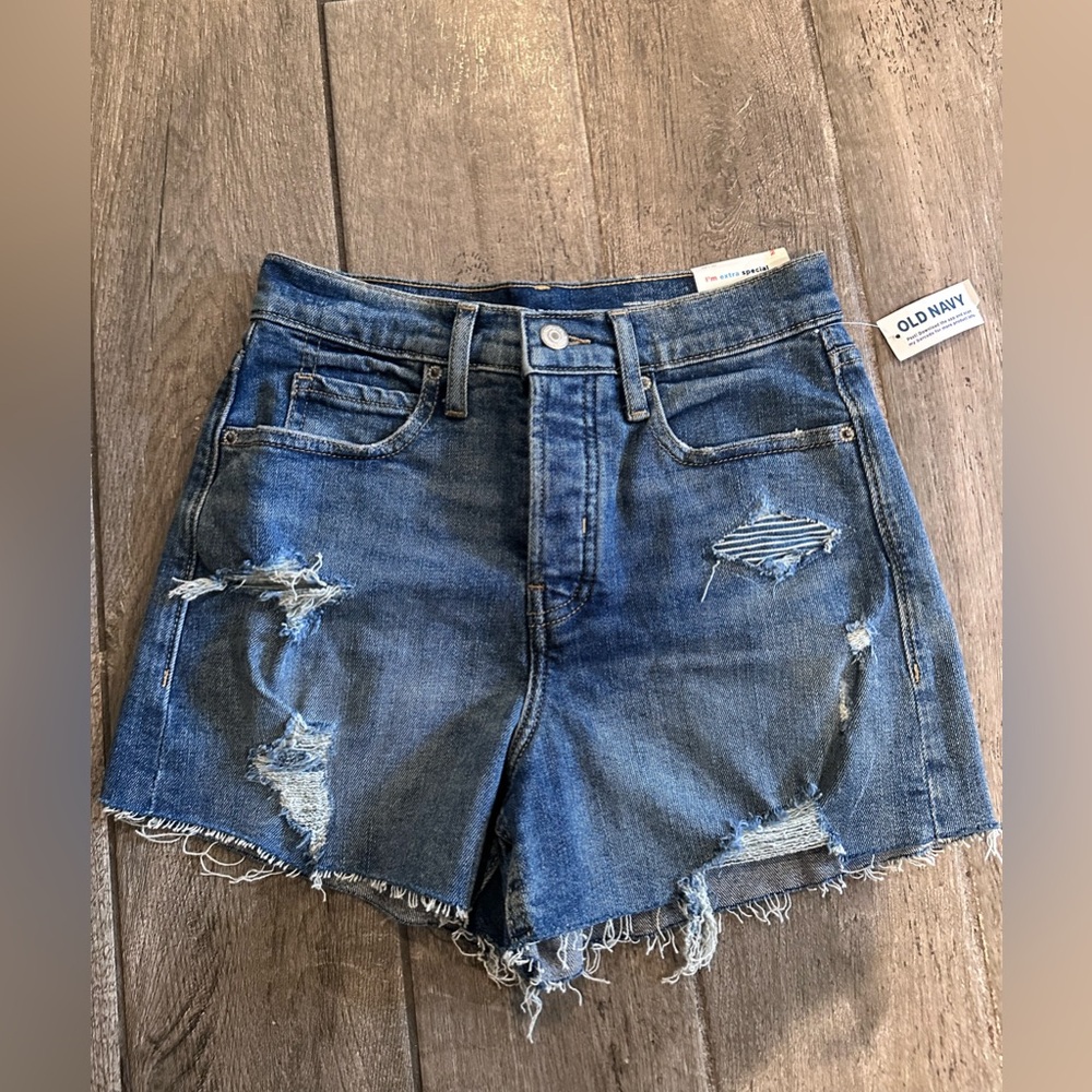 New with tags Old Navy Blue Jean Shorts Distressed Vintage Look sky hi a line